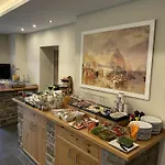Weinbergs Loge Couette-café
