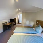 Weinbergs Loge Couette-café 3*