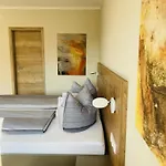 Weinbergs Loge Couette-café