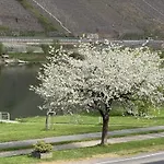 Weinbergs Loge 3* Ernst