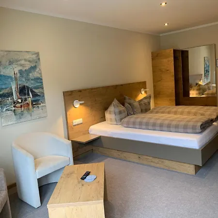 Weinbergs Loge 4* ארנסט