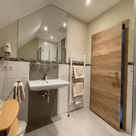 Weinbergs Loge Ernst