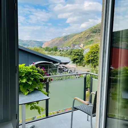 Weinbergs Loge Guest house Ernst