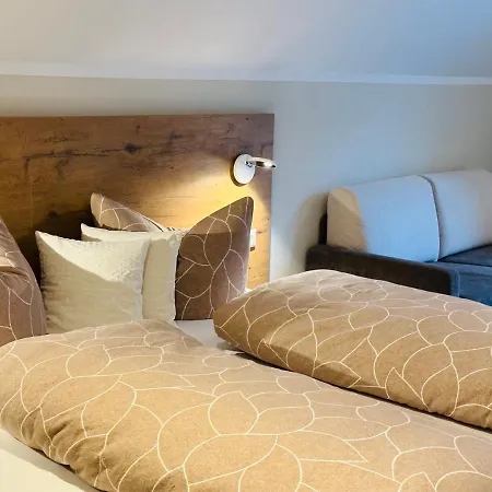 לינה וארוחת בוקר Weinbergs Loge