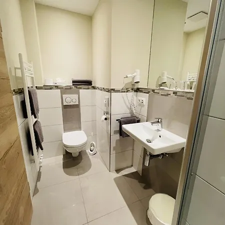 לינה וארוחת בוקר Weinbergs Loge