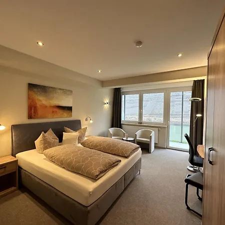 Weinbergs Loge 4* ארנסט