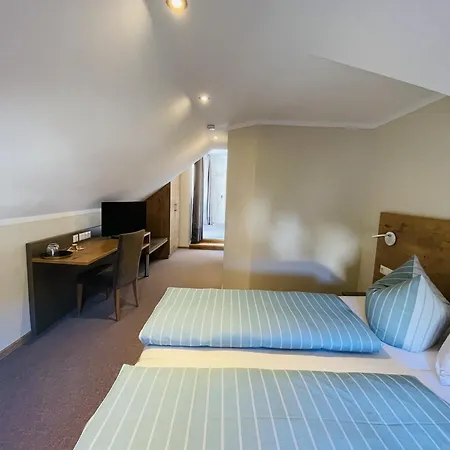Weinbergs Loge Panzió 3*