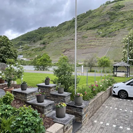 Weinbergs Loge Ernst