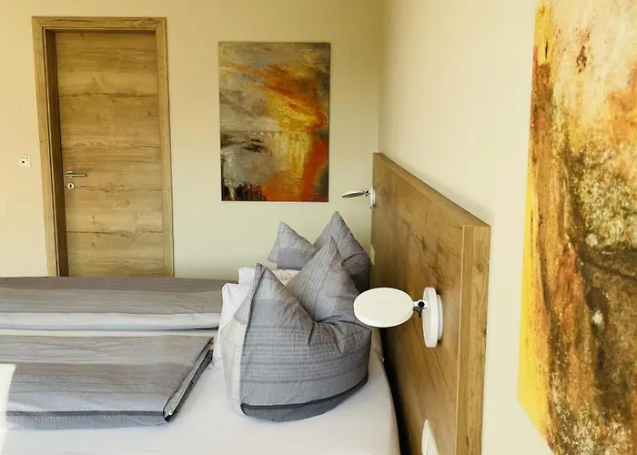 Weinbergs Loge Nocleg ze śniadaniem