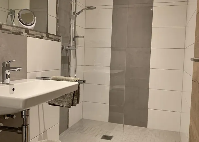 Weinbergs Loge Nocleg ze śniadaniem Ernst